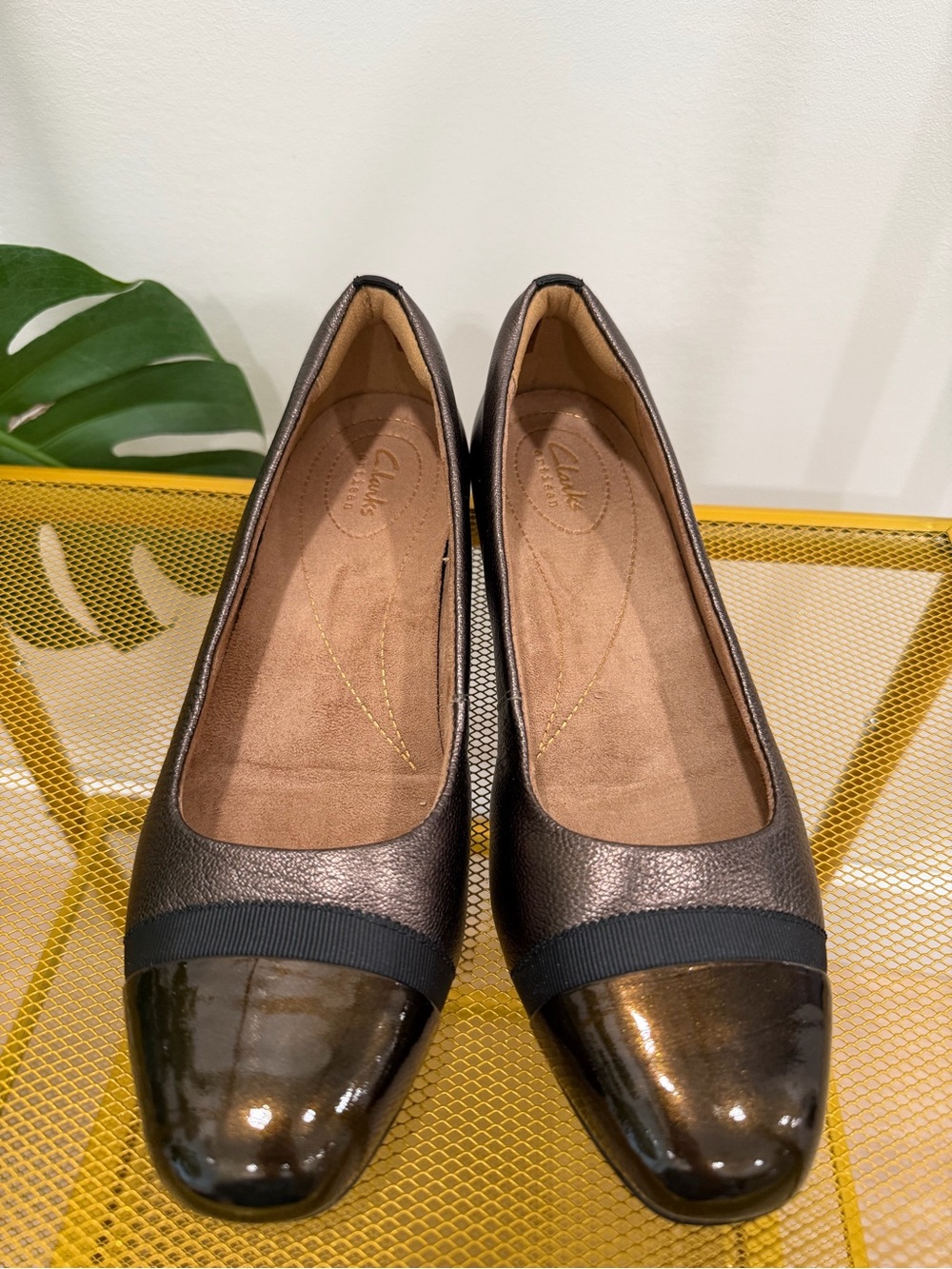 Clarks Metallic Brown Cap-Toe Ballet Flats